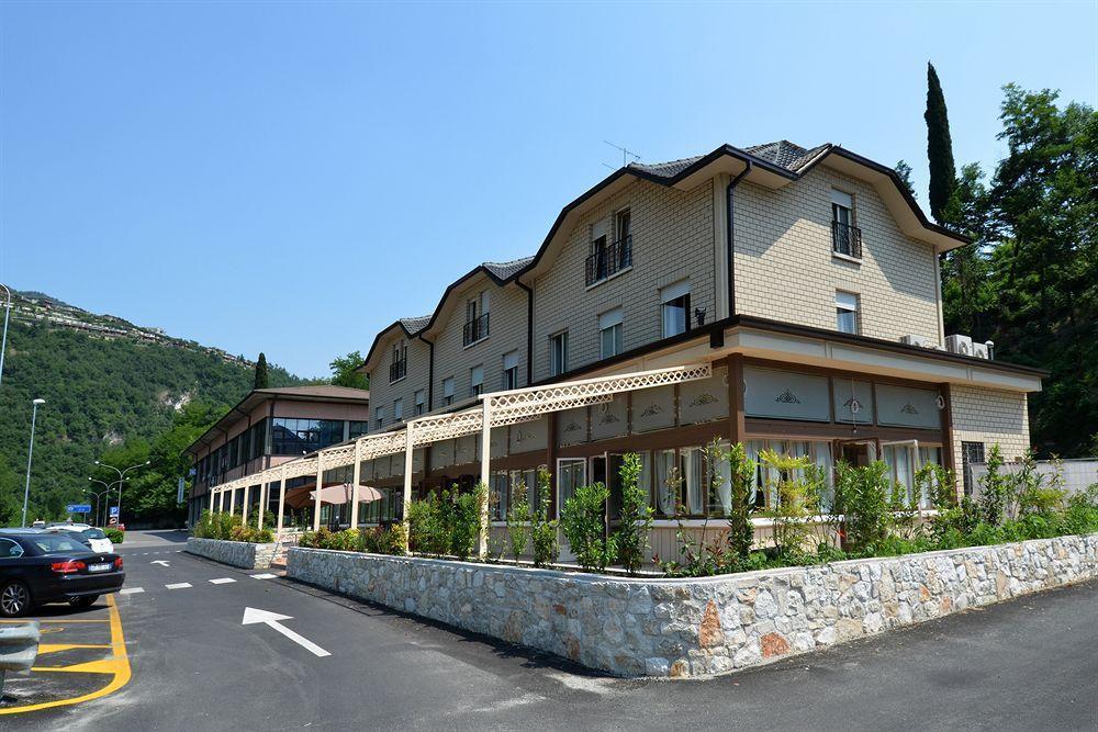 Hotel Edoné 3*